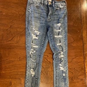 blue/light wash skinny jeans